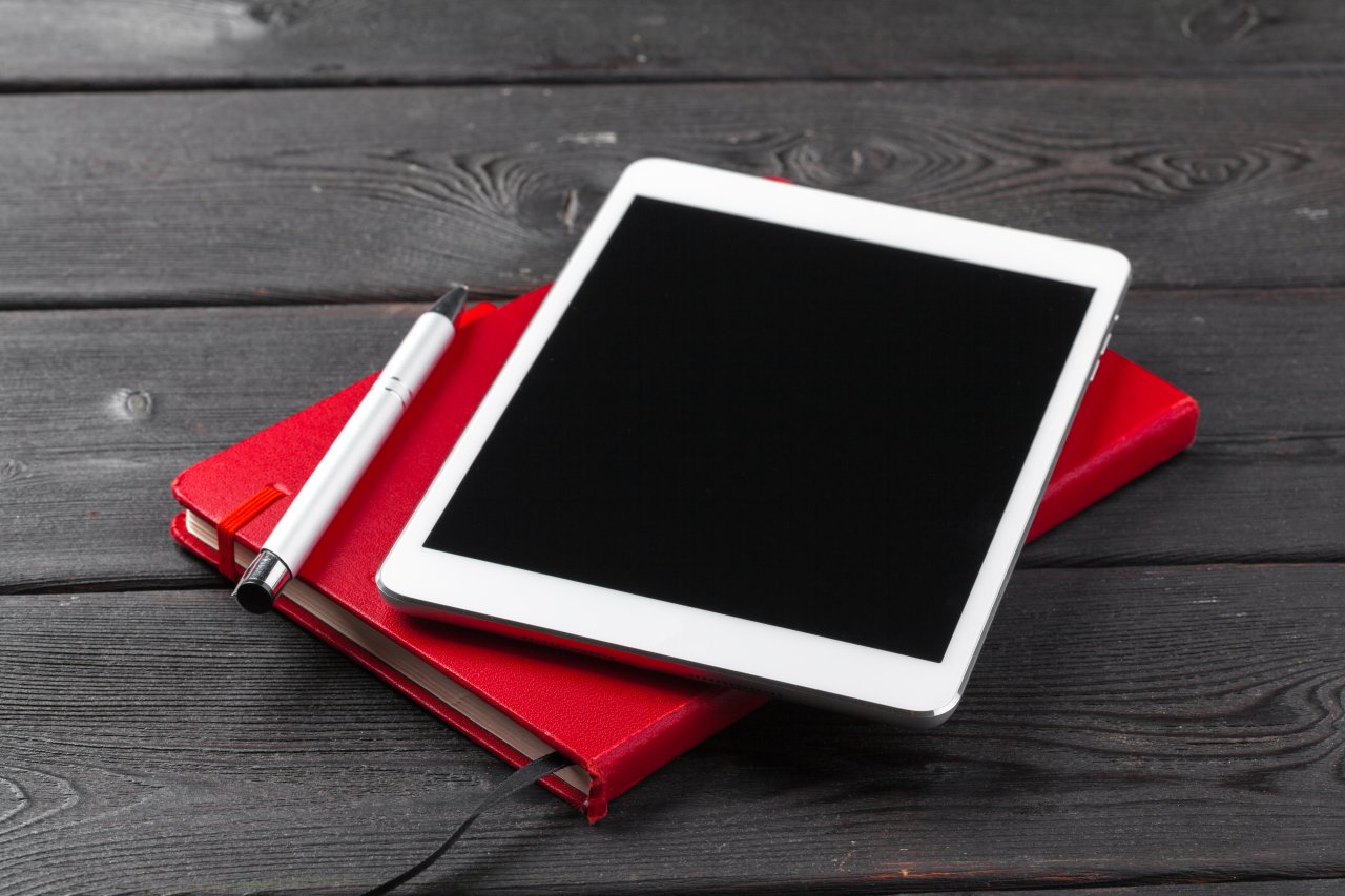 Tablet z rysikiem w pracy kreatywnej – jak przejść od briefu do szkicu pomysłu? 1 Tablet z rysikiem w pracy kreatywnej – jak przejść od briefu do szkicu pomysłu?